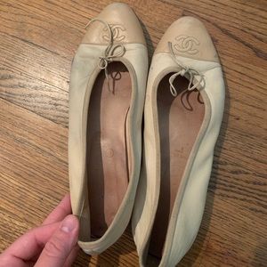 Used Chanel crime and beige ballet flats